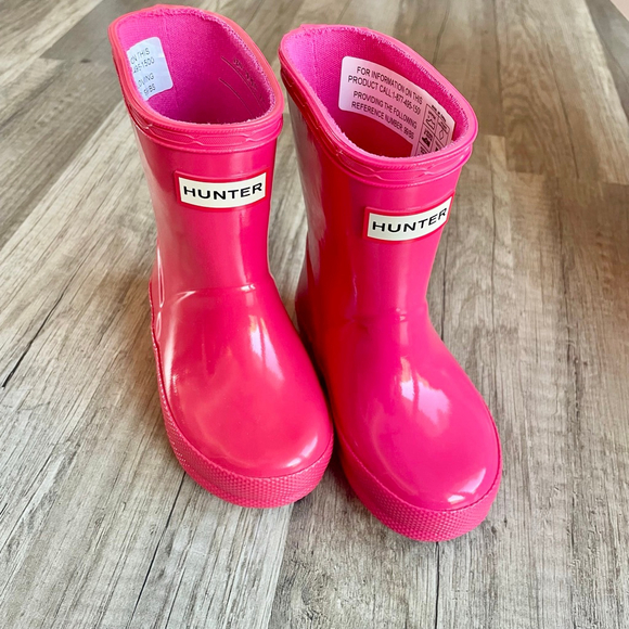 Hunter Other - NIB Pink HUNTER boots, girls size 4/5